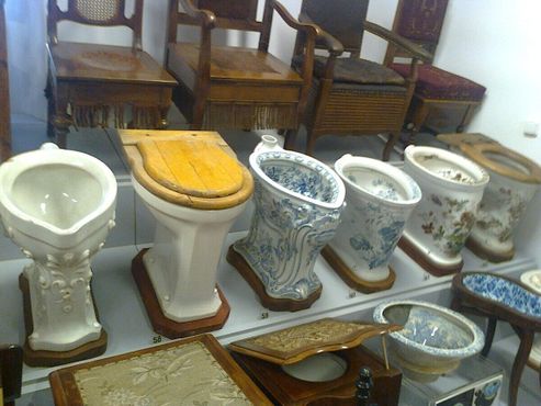 Музей исторических ночных горшков и туалетов