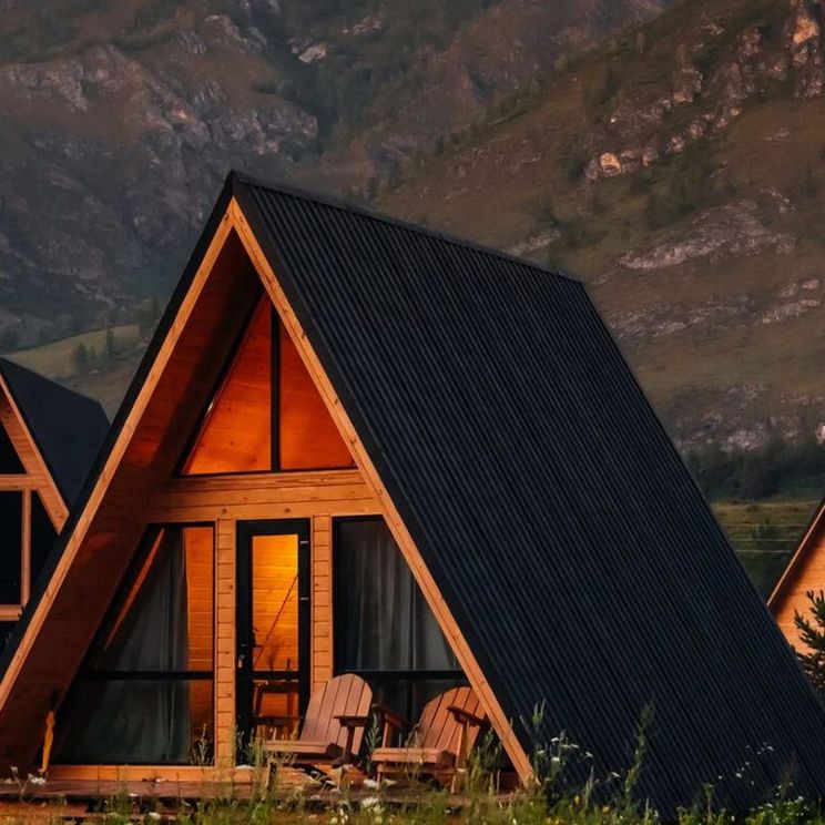 Отели 1-2*, Кемпинги, Гостевые домики, Отели 3*, Отели 4*, Бутик-отели, Апартаменты, Отели 5*, Дома на колесах, Бунгало, Виллы, Глэмпинги, Лоджи, Коттеджи, Шале, Юрты