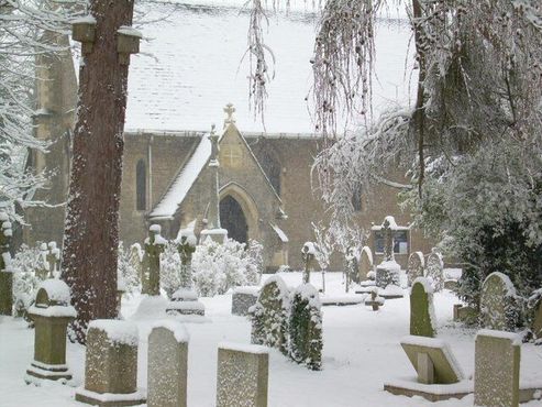 Церковь Святой Троицы в снегу
