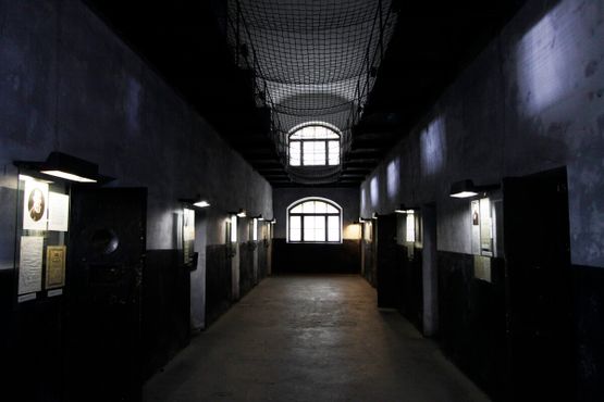 Тюремный коридор