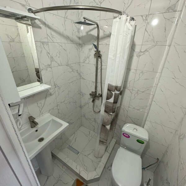 Отели 1-2*, Отели 4*