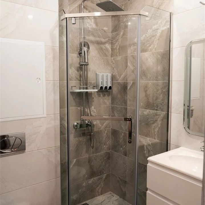 Гостиницы 1-2*, Гостиницы 3*