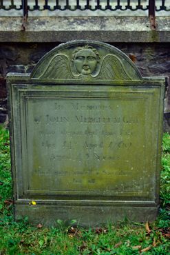 Могила генерал Джон Маргерама, умершего 14 апреля 1769
г., с изображением головы херувима и крыльев