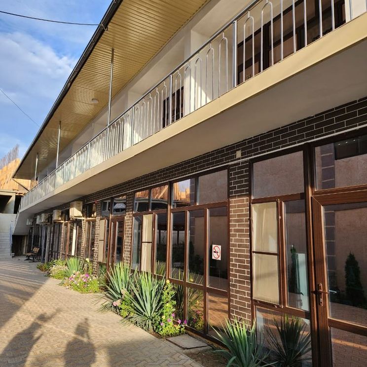 Отели 3*, Палатки