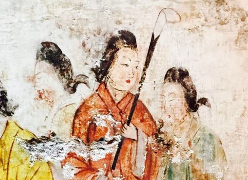Дамы на западной стене саркофага Такамацузука