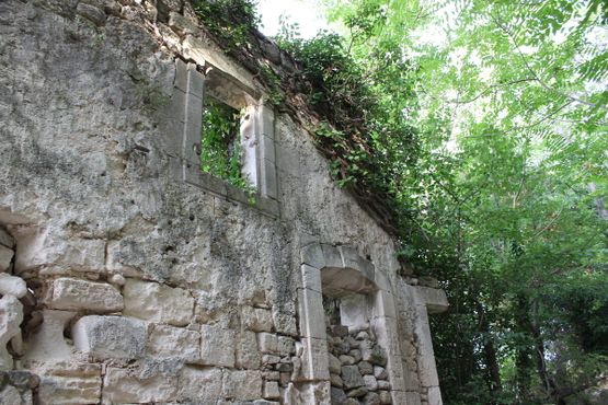 Руины Оппед-ле-Вьё