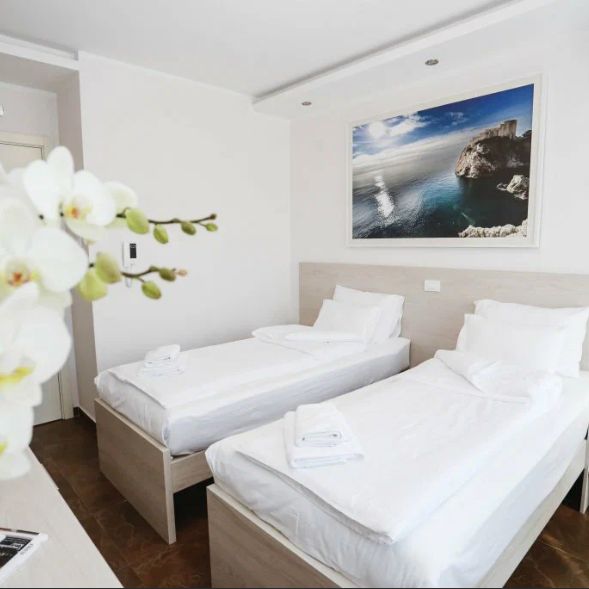 Отели 3*, Отели 4*, Виллы, Коттеджи