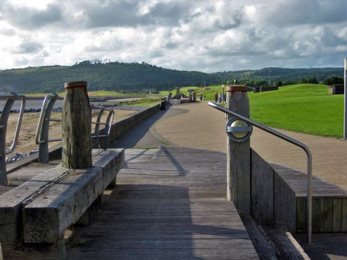 Прибрежный парк Миллениум, расположенный примерно в 1,5 км к востоку от места приземления