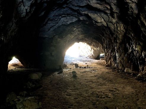 Пещера не такая большая, как можно было бы подумать