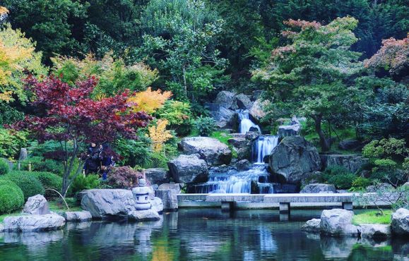 Водопад в саду Киото