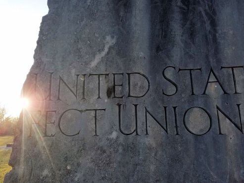 Руины в парке Холлидей