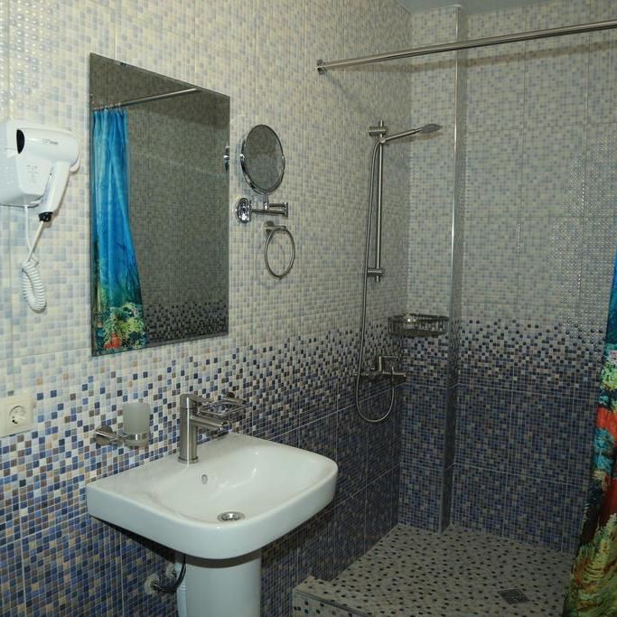 Гостиницы 1-2*