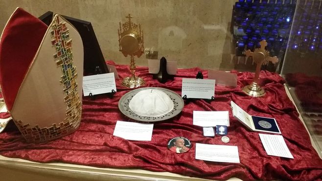 Собор Пресвятой Девы Марии Царицы Ангелов, коллекция артефактов