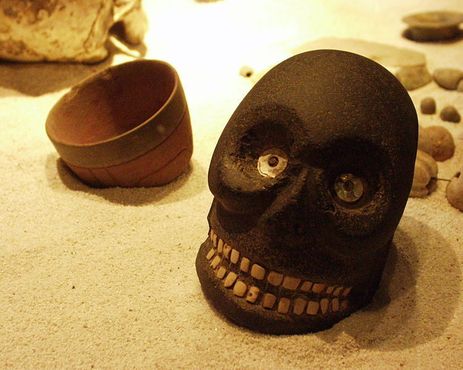 Погребальные артефакты, найденные на мексиканском кладбище