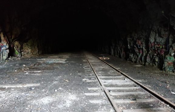 Заброшенный
железнодорожный туннель в Эриксдале