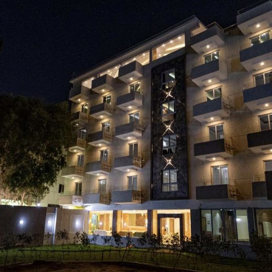 Отели 4*, Бутик-отели, Хаусботы, Палатки