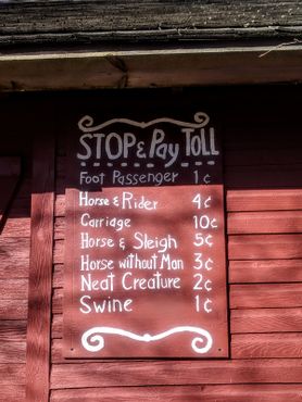 Пост оплаты №2 на дощатой дороге