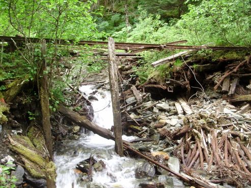 Разрушенный мост