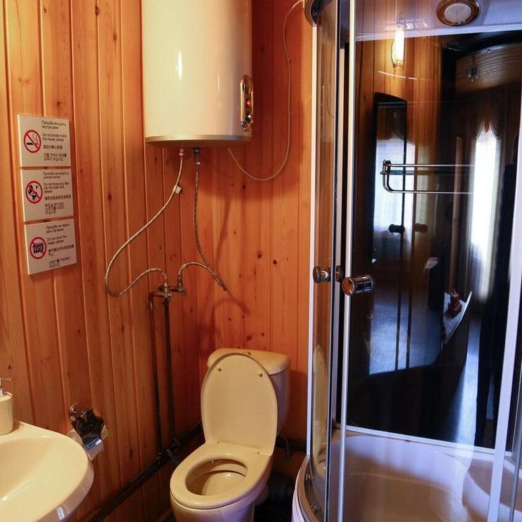 <p>Тур предусматривает проживание в гостинице.</p><p><strong>Стоимость тура на 1 человека в зависимости от размещения:</strong></p><ul><li><strong>Стандарт</strong> –<strong> 137 500 рублей;</strong></li><li>Доплата за одноместное размещение – от <strong>38 500 рублей;</strong></li><li><strong>Комфорт</strong> – <strong>164 000 рублей;</strong></li><li>Доплата за одноместное размещение – от <strong>65 500 рублей.</strong></li></ul><p>Типы размещения:</p><ul><li>