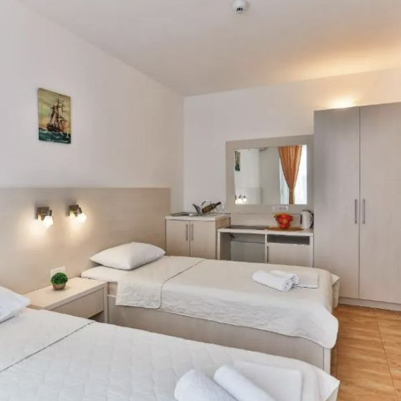 Отели 3*, Отели 4*, Апартаменты