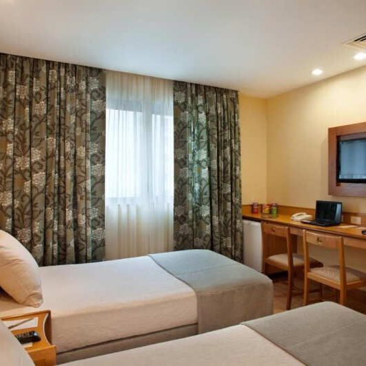 Отели 4*, Хижины, Лоджи