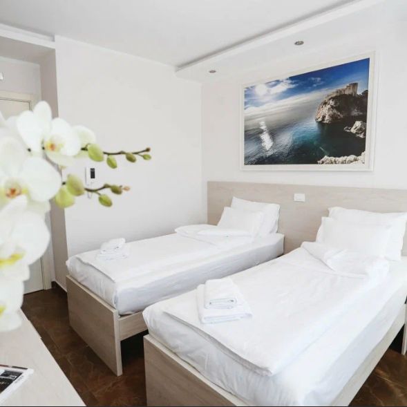 Отели 3*, Отели 4*, Виллы, Коттеджи