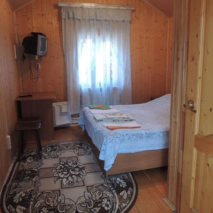 Отели 1-2*, Хижины