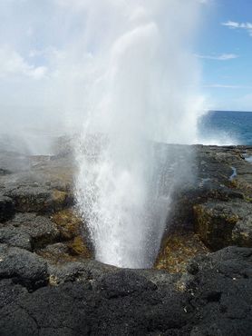 Извержение воды в дыхало на Самоа