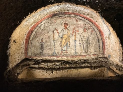 Аркосолий с фреской, изображающей святого Януария