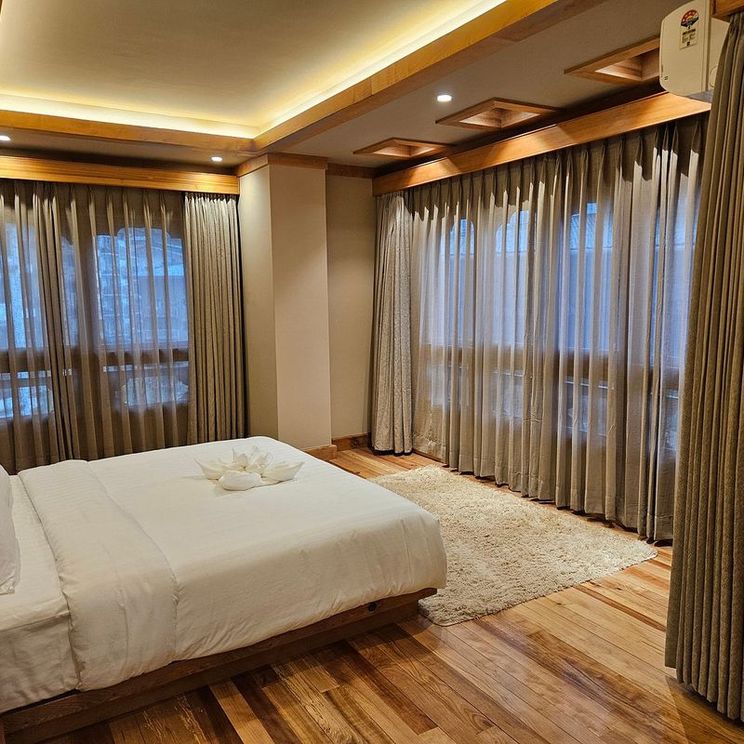 Отели 4*