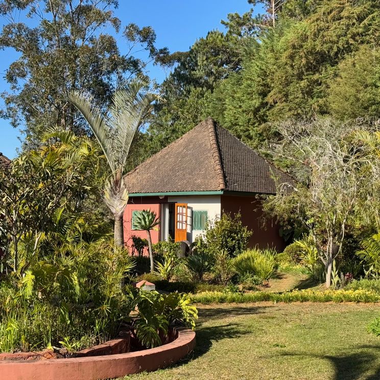 Отели 3*, Отели 4*, Бутик-отели, Бунгало, Коттеджи, Шале