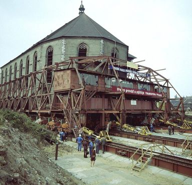 Перемещение церкви в Мосте, 1975 год