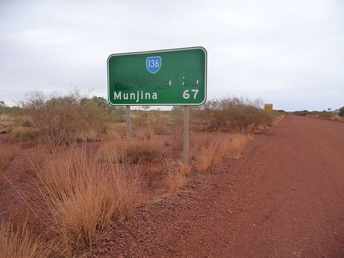 Дорожный знак, обозначающий, где заканчивается Виттенум, Западная Австралия