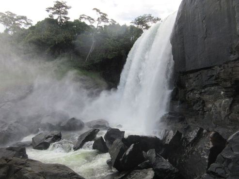 Вид на нижний водопад Чисимба