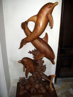 Дельфины в местной церкви