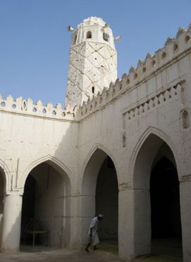 Одна из многих мечетей