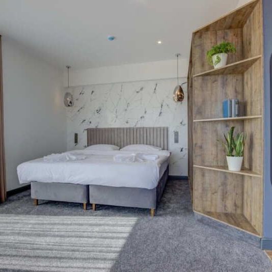 Отели 5*, Юрты