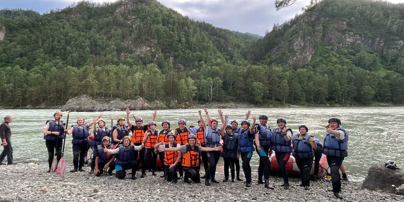 День 1. Привет, Хан-Алтай!. Дегустация мёда и рафтинг