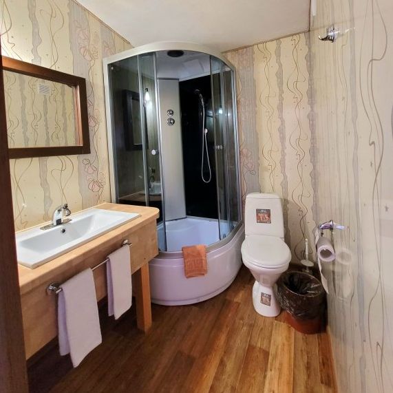 Отели 1-2*, Отели 3*