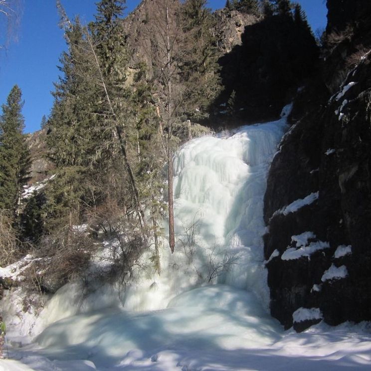 Гостиницы 1-2*, Хижина