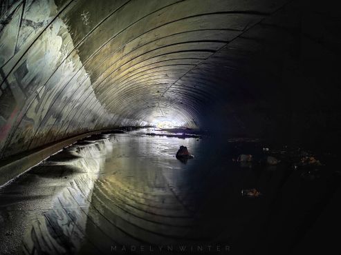 Ливневые туннели Мельбурна, фотография 2018 года авторства Мадлен Винтер