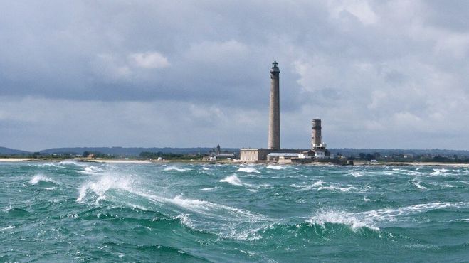 Бурное море в окрестностях маяка Гатвиль