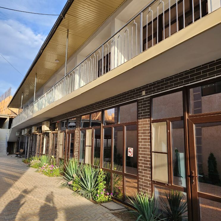 Отели 3*, Палатки