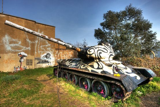 «Стомпи», Танк Т-34 на Мандела-Вэй
