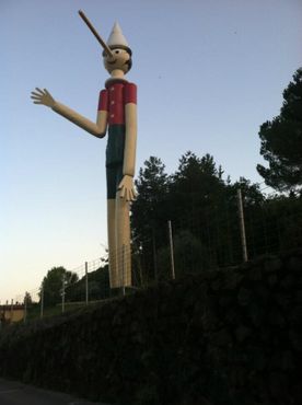 Самый высокий в мире Пиноккио в городке Коллоди