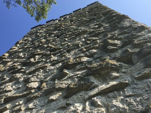 Детали северной стены замка Габсбург