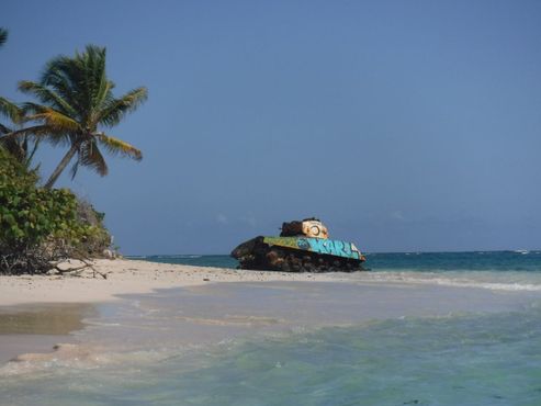 Танки пляжа Фламенко