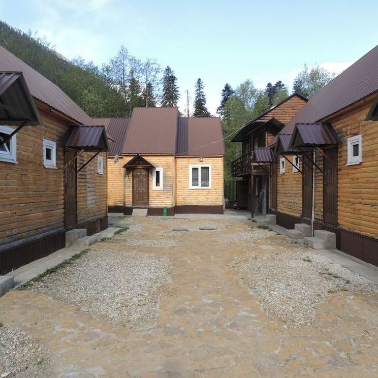 Отели 1-2*, Хижины