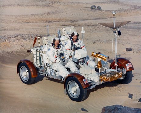 Астронавты Чарльз Дьюк и Джон Янг, тренировка на "Гровере" в 1971 году