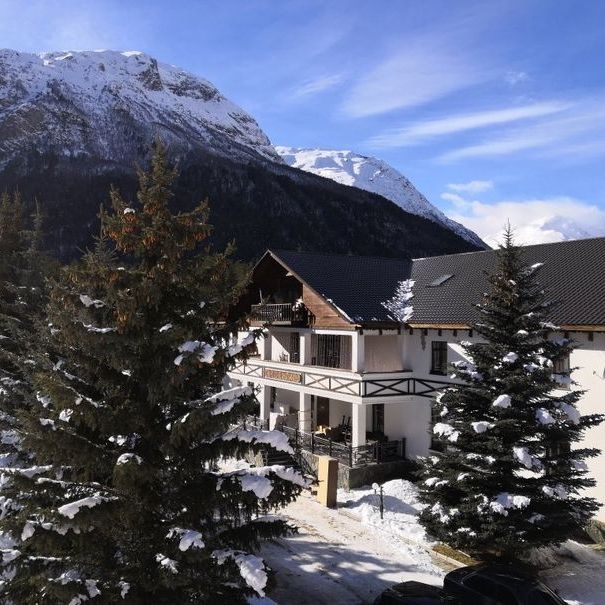 Глэмпинги, Коттеджи